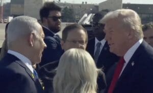 Lire la suite à propos de l’article Israël : Donald Trump accueilli en héros pour célébrer le cessez-le-feu à Gaza et la libération des otages