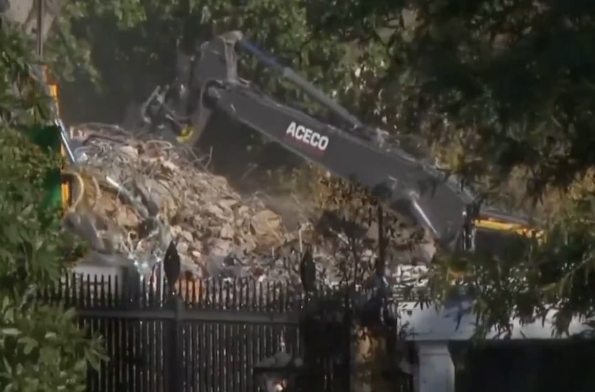 You are currently viewing Donald Trump rase l’aile est de la Maison Blanche pour construire une salle de bal à 300 millions de dollars