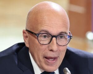 Lire la suite à propos de l’article Éric Ciotti appelle les LR à tourner « la page du macronisme » et à rejoindre l’union des droites avec le RN