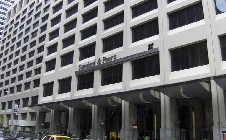 Lire la suite à propos de l’article Finances publiques : l’agence S&P abaisse la note de la France à A+ face à des incertitudes budgétaires persistantes