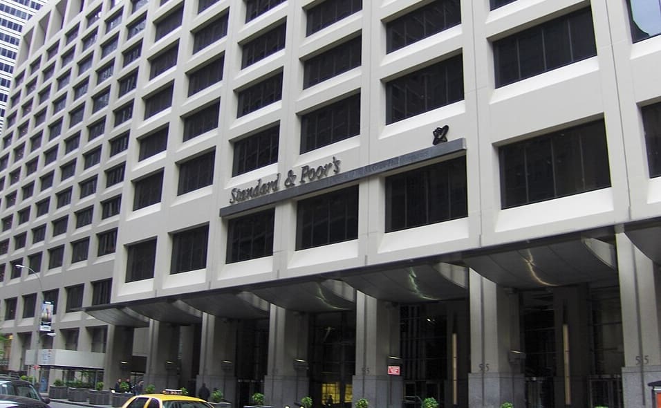 You are currently viewing Finances publiques : l’agence S&P abaisse la note de la France à A+ face à des incertitudes budgétaires persistantes