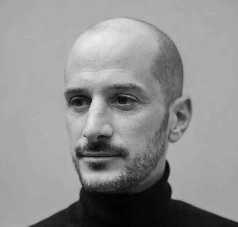 Lire la suite à propos de l’article Guerre en Ukraine : le photographe français Antoni Lallican tué par une frappe de drone