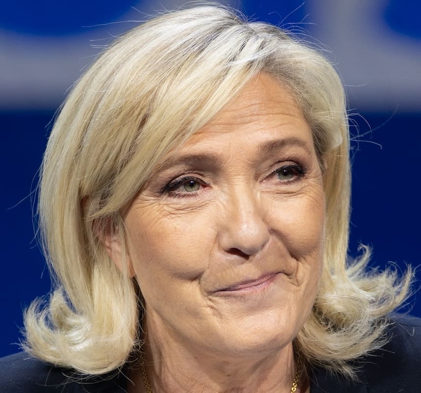 You are currently viewing Immigration : Marine Le Pen désavoue son camp au Parlement européen sur un texte facilitant les expulsions