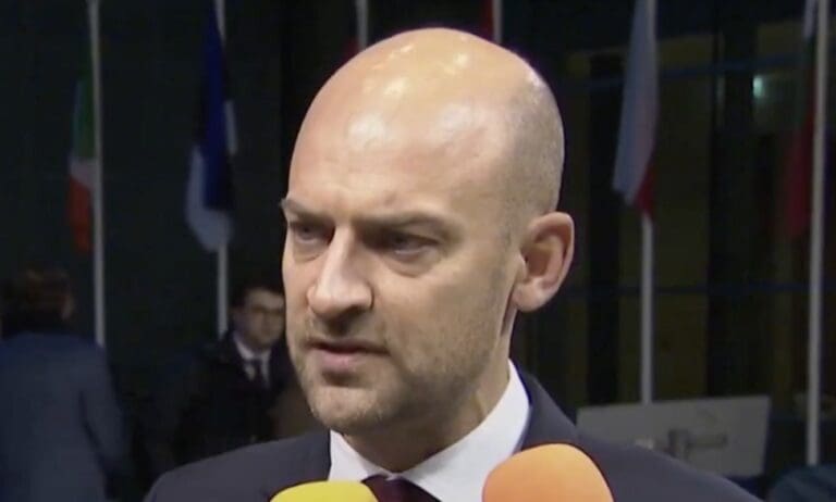 Lire la suite à propos de l’article Jean-Noël Barrot prévient que la venue de Poutine en Europe n’a de sens qu’en vue d’un cessez-le-feu immédiat