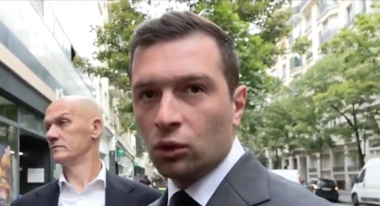 Lire la suite à propos de l’article Jordan Bardella : après la démission de Sébastien Lecornu, le président du RN réclame la dissolution de l’Assemblée nationale