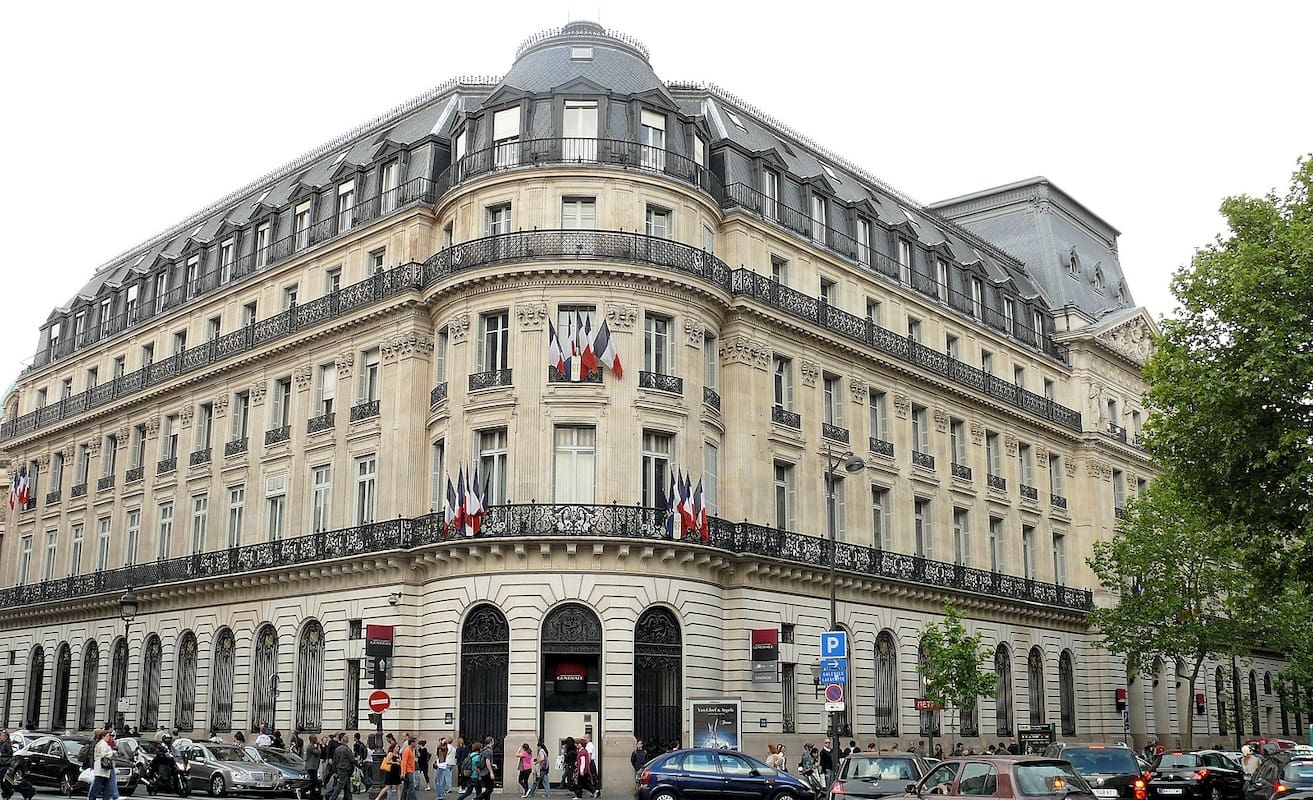 You are currently viewing La démission de Sébastien Lecornu fait vaciller les banques françaises en Bourse