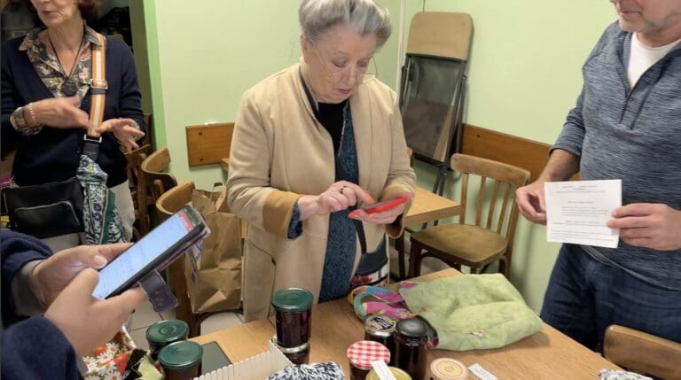 Lire la suite à propos de l’article Lyon : un dimanche d’échanges alternatifs autour de la monnaie libre Ğ1 à la Fraternelle