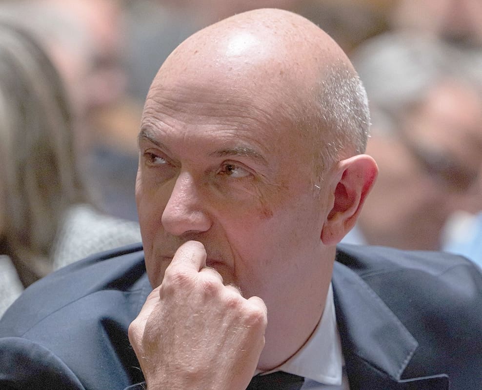 You are currently viewing Ministère de l&rsquo;Économie : Le Franco-Canadien Roland Lescure, demi-frère de Pierre Lescure, nommé à Bercy