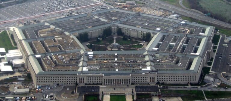 Lire la suite à propos de l’article Pentagone : Washington veut doubler sa production de missiles face au risque de conflit avec la Chine