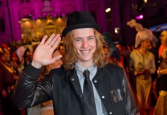 Lire la suite à propos de l’article Pierre Sarkozy, alias Mosey : du hip-hop français aux controverses politico-financières