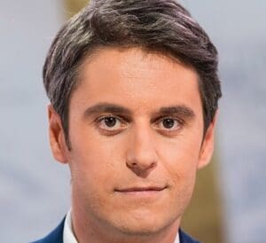 Lire la suite à propos de l’article Présidentielle 2027 : Gabriel Attal juge “possible” l’élection d’un président ouvertement LGBT en France