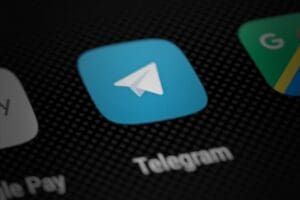 Lire la suite à propos de l’article Telegram dénonce un projet européen de surveillance des messages privés : “L’Union européenne a failli interdire votre droit à la vie privée”