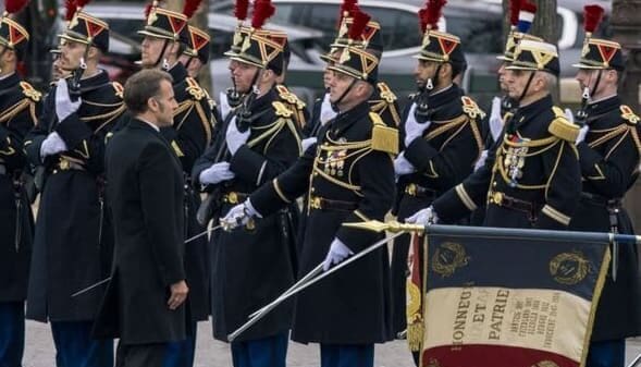 Lire la suite à propos de l’article 11 Novembre : Emmanuel Macron ravive la flamme du souvenir sous l’Arc de Triomphe