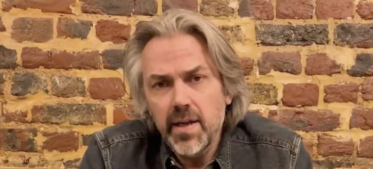 Lire la suite à propos de l’article Municipales 2026 à Paris : Aymeric Caron rompt avec LFI et lancera sa propre liste dans le 18e arrondissement