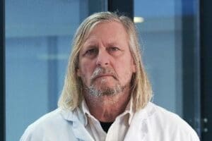 Lire la suite à propos de l’article Didier Raoult dénonce une “folie générale” et revendique son rang dans la recherche mondiale