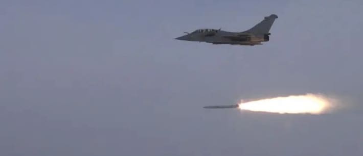 Lire la suite à propos de l’article Dissuasion nucléaire : la France finalise la modernisation de ses missiles avec l’ASMPA-R