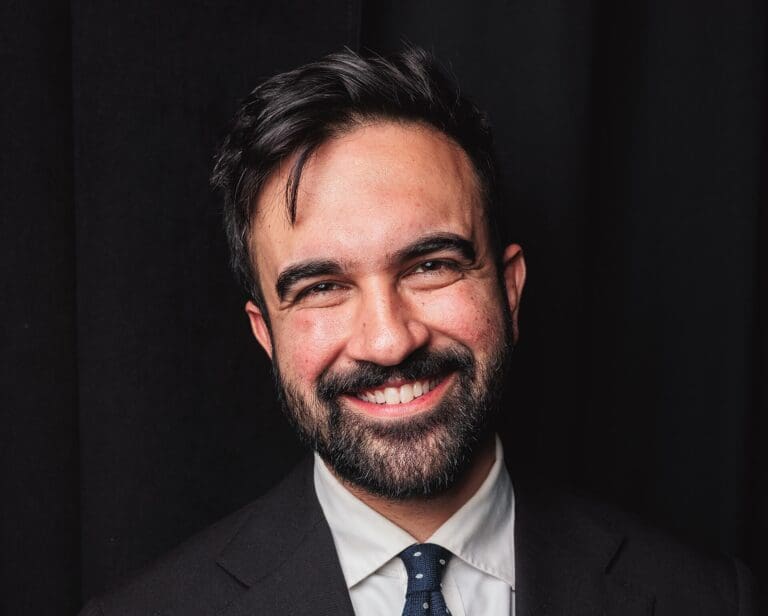 Lire la suite à propos de l’article Élection à New York : Trump durcit le ton et menace de priver la ville de fonds fédéraux en cas de victoire de Zohran Mamdani