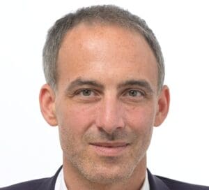 Lire la suite à propos de l’article Glucksmann estime que « le déchaînement des autruches contre le chef d’état-major des armées souligne la puissance du déni »