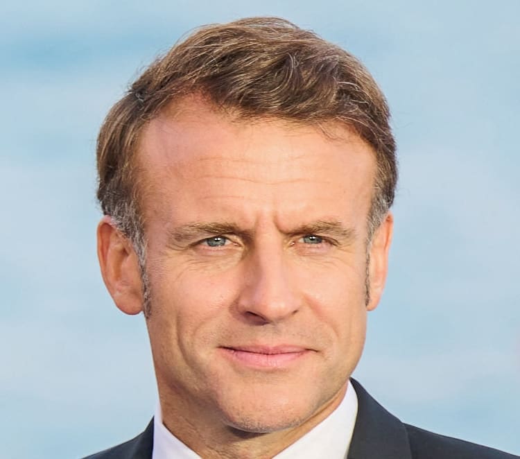 Lire la suite à propos de l’article Guerre en Ukraine : Macron écarte l’envoi de « nos jeunes » au front et relance le débat sur le SNU