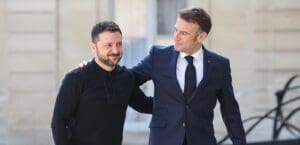 Lire la suite à propos de l’article Guerre en Ukraine : la visite de Zelensky à Paris pourrait déboucher sur un accord militaire « historique »