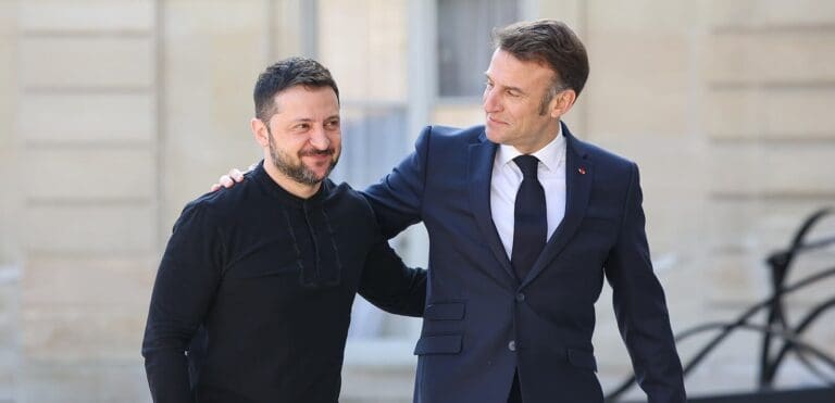 Lire la suite à propos de l’article Guerre en Ukraine : la visite de Zelensky à Paris pourrait déboucher sur un accord militaire « historique »