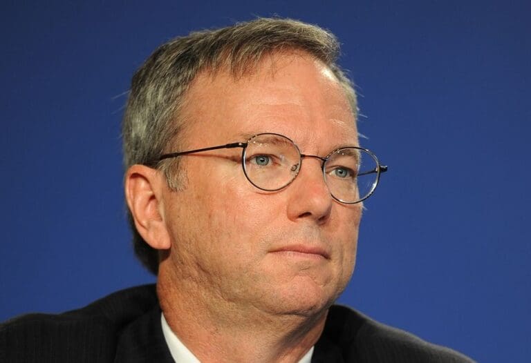 Lire la suite à propos de l’article IA chinoise : l’avertissement d’Eric Schmidt sur une future norme mondiale « par défaut »