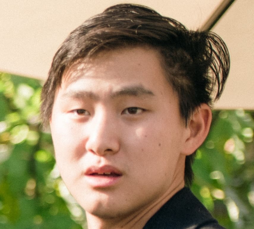 You are currently viewing Intelligence artificielle : le patron de Meta AI invite les adolescents à se lancer dans le « vibe-coding »