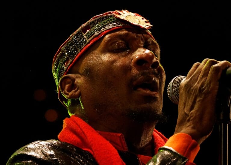 Lire la suite à propos de l’article Jimmy Cliff : la légende du reggae s’éteint à 81 ans