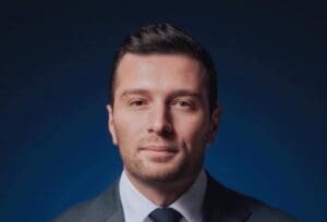 Lire la suite à propos de l’article Jordan Bardella : après l’œuf jeté à Moissac, le RN dénonce un “climat de violence” et réclame plus de protection