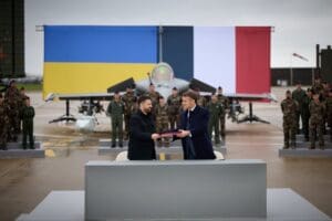 Lire la suite à propos de l’article Accord Macron – Zelensky : La France va livrer jusqu&rsquo;à 100 Rafale à l&rsquo;Ukraine