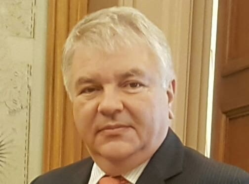 Lire la suite à propos de l’article L’ambassadeur de Russie honore les soldats soviétiques inhumés sur l’île d’Oléron malgré une vive controverse