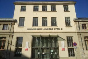 Lire la suite à propos de l’article Lyon : un enseignant de Lyon-2 accusé d&rsquo;avoir publié une liste de “20 génocidaires”, il dénonce une calomnie