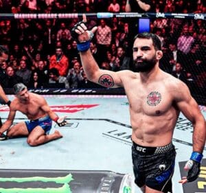 Lire la suite à propos de l’article MMA : après son K.-O. éclair contre Beneil Dariush, Benoît Saint Denis rêve de titre et veut « ramener une ceinture en France »