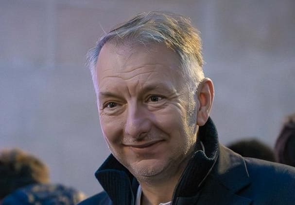 Lire la suite à propos de l’article Métropole de Lyon : Bruno Bernard officialise sa candidature pour un second mandat face au front commun LR–Aulas