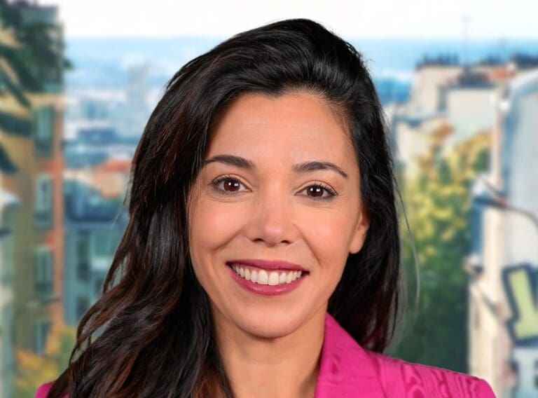 Lire la suite à propos de l’article Paris 2026 : Sophia Chikirou se lance dans la bataille municipale et promet un « Paris populaire »