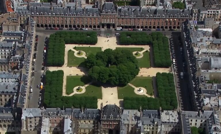 Lire la suite à propos de l’article Paris : affrontement politique autour du projet de 17 logements sociaux place des Vosges