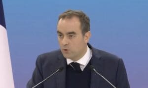 Lire la suite à propos de l’article Sébastien Lecornu promet de simplifier la vie des maires mais évite soigneusement la question des économies