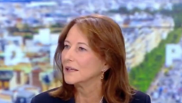 Lire la suite à propos de l’article Ségolène Royal alerte sur un risque de dérive démocratique en cas d’entrée en guerre de la France