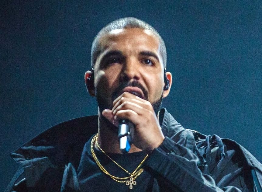 You are currently viewing Spotify et Drake : la plateforme accusée de fermer les yeux sur des milliards de faux streams