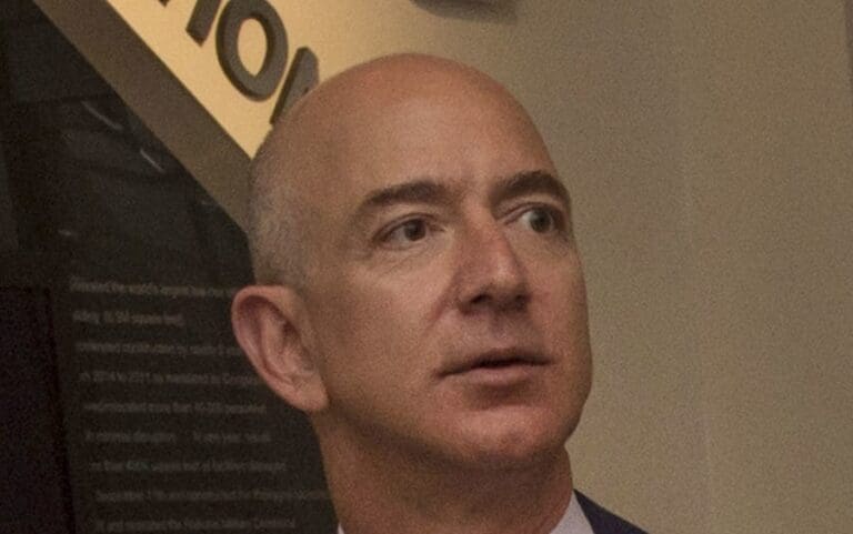 Lire la suite à propos de l’article Tech : Jeff Bezos dévoile Prometheus, sa nouvelle start-up d’IA dédiée à l’ingénierie et à l’industrie