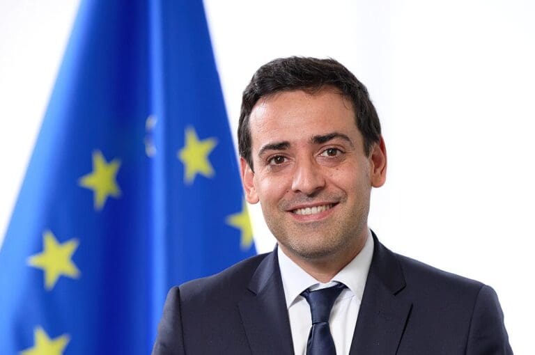 Lire la suite à propos de l’article Terres rares : l’Europe doit « muscler son jeu » face au « racket » chinois, alerte Stéphane Séjourné