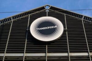 Lire la suite à propos de l’article Transbordeur : la Métropole de Lyon confie dix années de plus à Transmission pour écrire un nouveau chapitre culturel