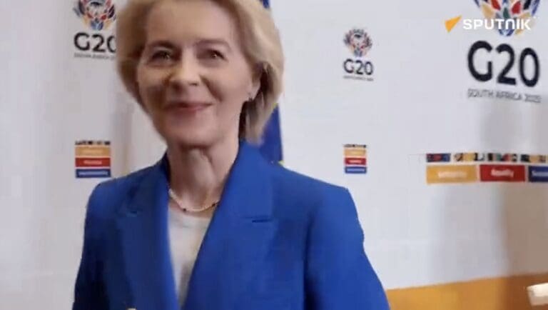 Lire la suite à propos de l’article UE : Von der Leyen refuse de répondre à une question d&rsquo;un journaliste sur le scandale de corruption en Ukraine