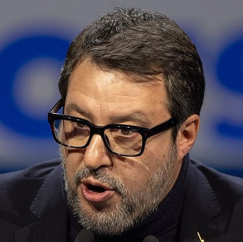 Lire la suite à propos de l’article Ukraine : Matteo Salvini met en doute l’aide italienne, évoquant un risque de corruption