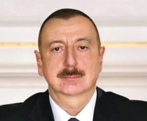 Lire la suite à propos de l’article Ukraine : l’ambassade d’Azerbaïdjan touchée à Kiev, Bakou exige des explications à Moscou