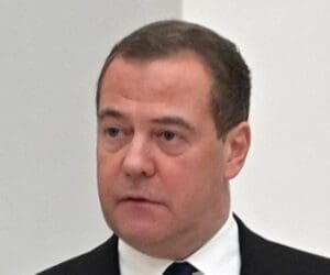 Lire la suite à propos de l’article Avoirs russes gelés : Medvedev brandit un « casus belli » contre l’UE et menace Bruxelles