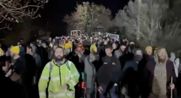 Lire la suite à propos de l’article Dermatose nodulaire : tensions extrêmes en Ariège entre agriculteurs et gendarmes