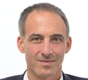 Lire la suite à propos de l’article Économie de guerre européenne : au Parlement, les eurodéputés prêts à restreindre les droits des travailleurs