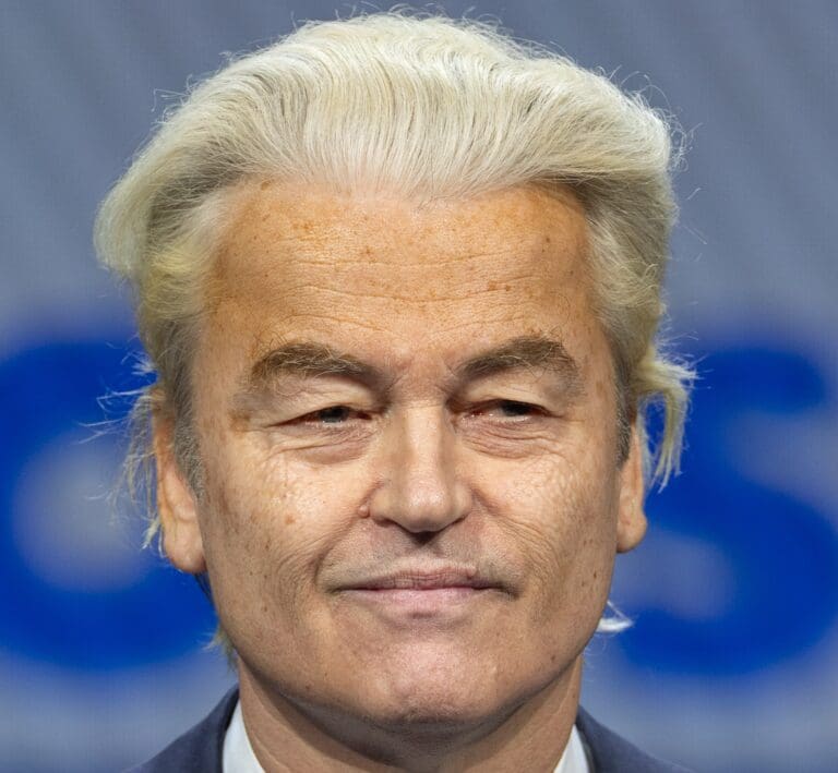 Lire la suite à propos de l’article Pays-Bas : Geert Wilders s&rsquo;en prend à la Commission européenne après l’amende visant X et Elon Musk