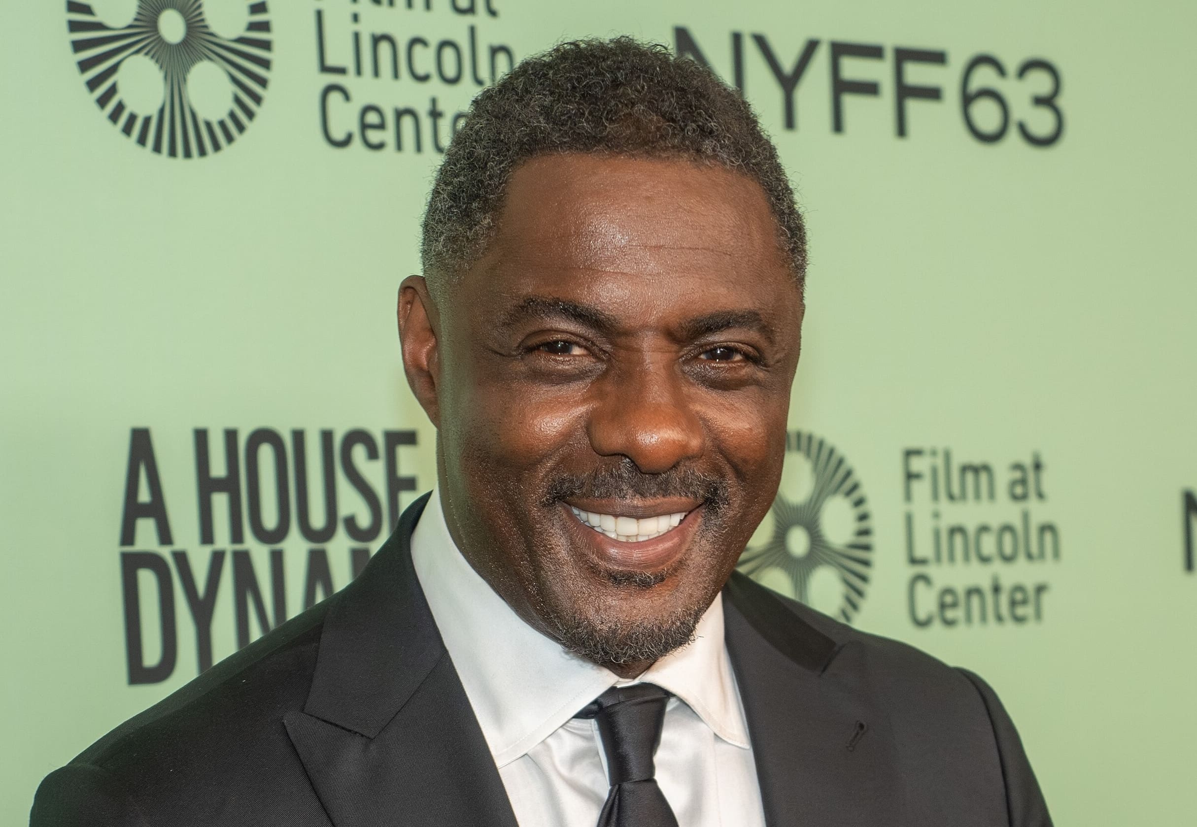 You are currently viewing Idris Elba : l’acteur britannique envisage une retraite progressive pour embrasser pleinement la réalisation
